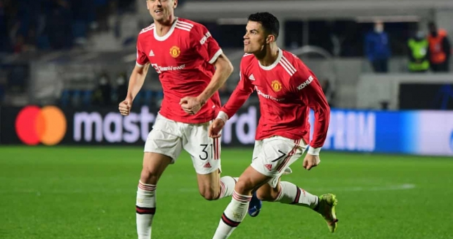 Ronaldo lại tỏa sáng giúp MU thoát thua Atalanta