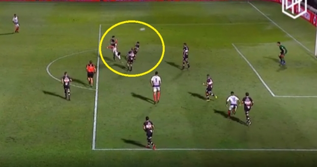 7 triệu lượt xem pha bay người móc bóng tạo nên siêu phẩm đẹp nhất 2021