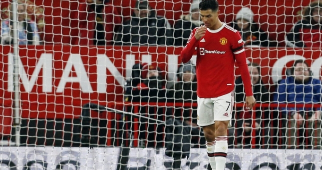 Ronaldo sút hỏng penalty, MU bị đội hạng dưới loại khỏi Cúp FA