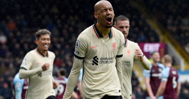 Đánh bại đội cuối bảng, Liverpool tiếp tục bám sát Man City