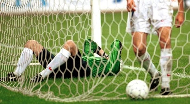 Nga ôm hận trước Ukraine trong 'trận đấu lịch sử' năm 1999