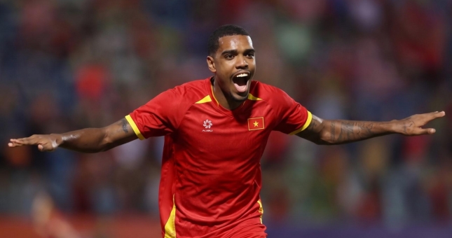 CĐV Thái phản ứng cực mạnh khi Việt Nam sắp nhập tịch 'sát thủ' Brazil