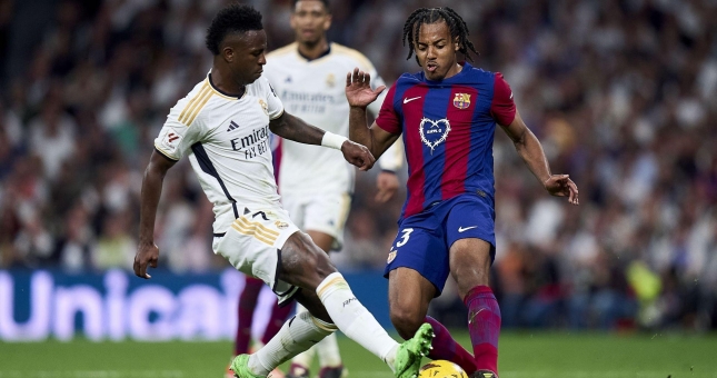 Trực tiếp Barcelona 0-0 Real Madrid: Hướng tới ngôi vô địch