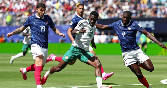Trực tiếp Pháp 0-0 Senegal: Pháp suýt có bàn!