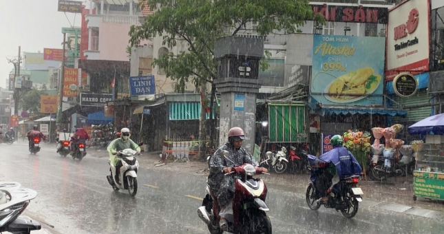 Dự báo thời tiết hôm nay 24/8: Bắc Bộ mưa rất to, nguy cơ ngập úng