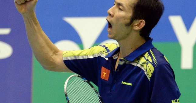 Nguyễn Tiến Minh thắng đậm Kento Momota, đăng quang chức vô địch quý giá