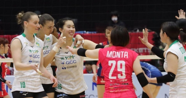 Chủ công Thanh Thúy ghi 18 điểm, dứt chuỗi 3 trận thua cho CLB Nhật Bản