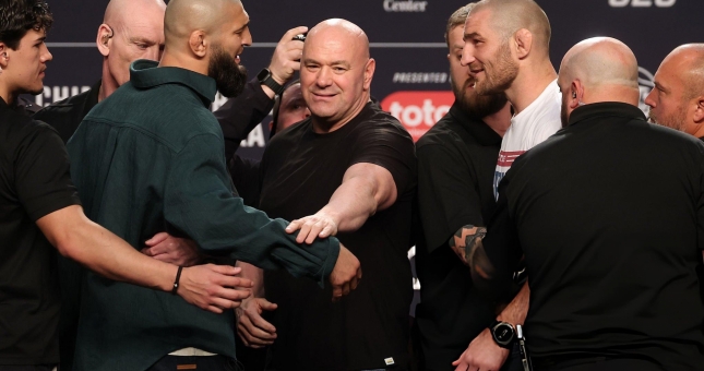 Trực tiếp UFC 328: Chimaev vs Strickland, 8h00 hôm nay 10/5