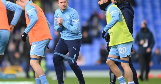 Huyền thoại số 1 Man City sững sờ khi 'siêu tiền vệ' cập bến Barca