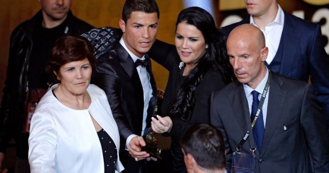 'Thần hộ mệnh' của Ronaldo bất ngờ có động thái đáp trả bố già Perez