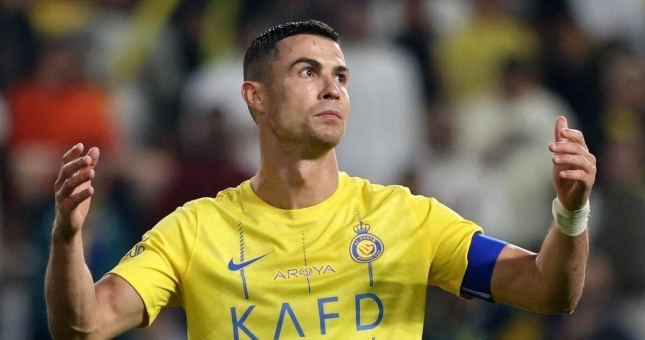 Ronaldo bất ngờ bị tước bàn thắng thứ 982, cột mốc 1000 gây tranh cãi