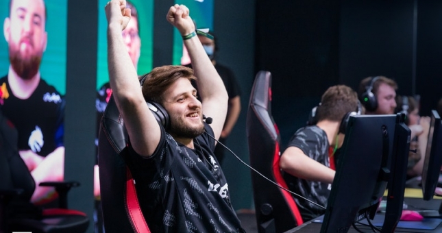 CS:GO: DEGSTER Stand-in cho OG tại giải BLAST