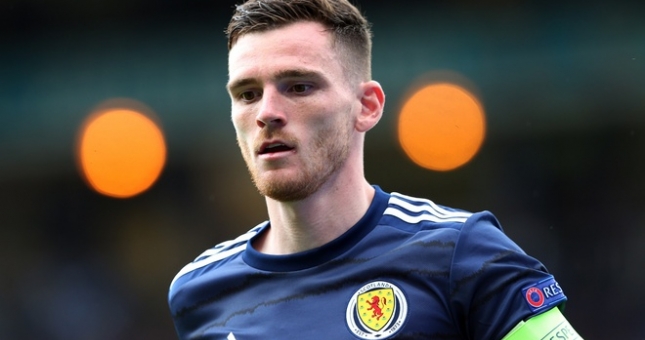 Thấy một Robertson cô độc tại ĐT Scotland