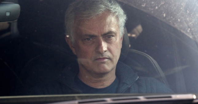 Mourinho chấp nhận giảm lương để về đội bóng cũ