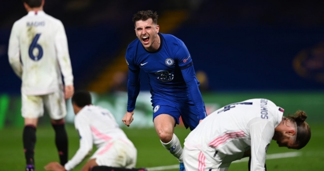 Chelsea tiến vào chung kết sau trận đấu bùng nổ