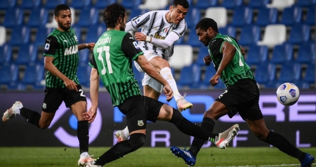 Ronaldo lập kỉ lục ghi bàn vĩ đại của lịch sử bóng đá