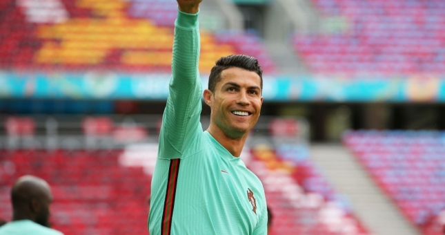 Đội bóng Trung Quốc dẫn trước Real Madrid trong cuộc đua giành Ronaldo