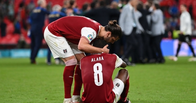 Đội trưởng tuyển Áo không nói lên lời sau trận thua Italia