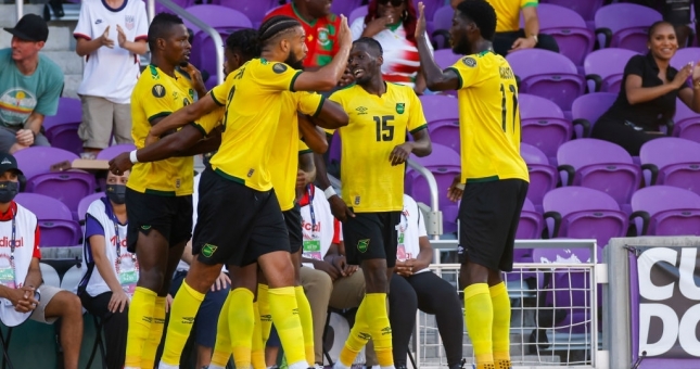 Jamaica thắng nhọc nhằn đội bóng tí hon