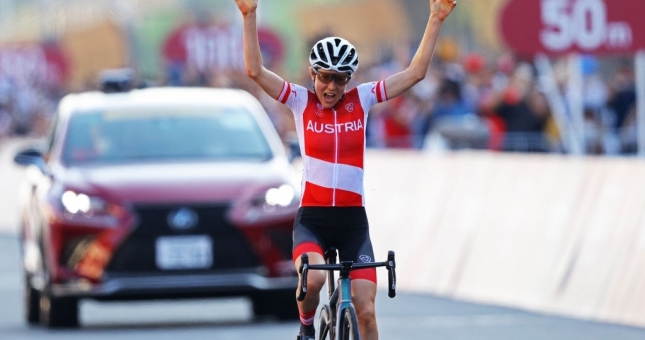 BẤT NGỜ: Vận động viên nghiệp dư thắng HCV Olympic 2021