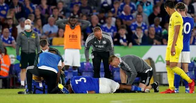 Sao Ngoại hạng Anh gãy đôi chân vì 'pha xoạc bóng như Son Heung-min'