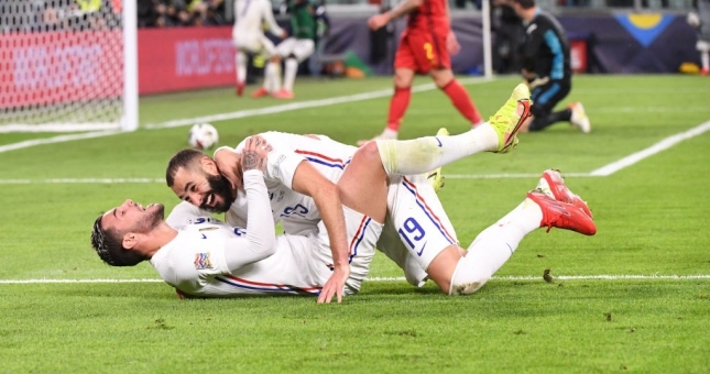 Pháp ngược dòng kinh điển trước Bỉ