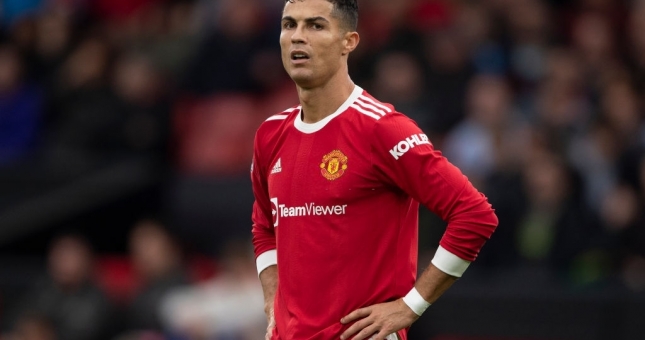 Cristiano Ronaldo bị loại khỏi top 5 cầu thủ vĩ đại nhất lịch sử