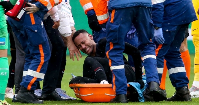Neymar nghỉ thi đấu dài hạn vì chấn thương 'kinh hoàng'