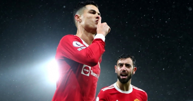 Ronaldo chính thức vượt Messi, khẳng định đẳng cấp số 1 thế giới