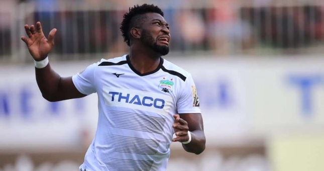 Cựu sao HAGL đá hỏng 11m, Hà Tĩnh thua tức tưởi trước đội bét bảng