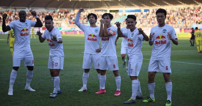 Bảng xếp hạng V-League 2021 vòng 9: HAGL dẫn đầu