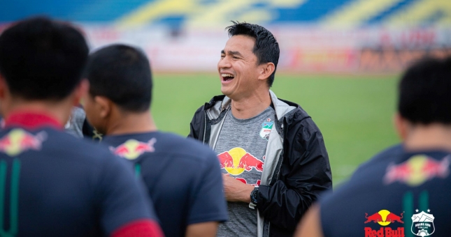 'Kiatisak tạo ảnh hưởng như Ronaldo'