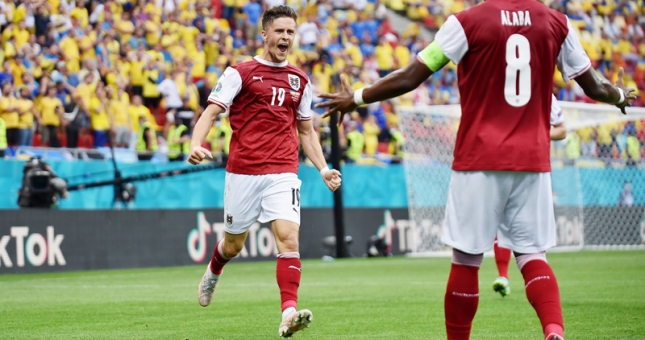 ĐT Áo cùng Hà Lan giành vé vào vòng 1/8