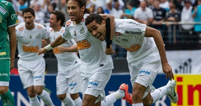 Quyết dự World Cup, ĐT Trung Quốc nhập tịch 'bạn thân Neymar'