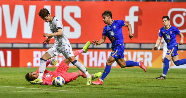 Thua trắng 0-2, đội bóng Thái Lan vẫn có vé đi tiếp ở đấu trường số 1 châu Á