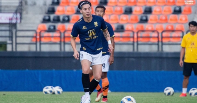 Khoác áo CLB Thái Lan, ca sĩ nổi tiếng 'nhận cái kết đắng' ở sân chơi số 1 châu Á