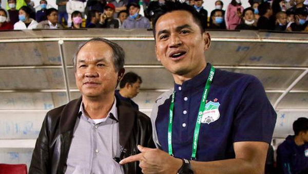 Nghe theo Bầu Đức, Kiatisak mời cựu danh thủ Thái Lan sang Việt Nam