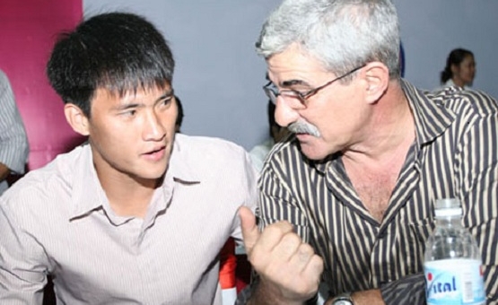 'Quay xe' với Công Vinh, HLV Calisto nhận nhiệm vụ mới ở châu Âu