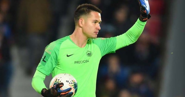 Thi đấu xuất thần, cầu thủ Việt kiều 'hóa người hùng' ở Châu Âu