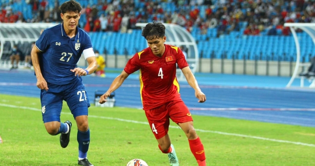 Người hùng U23 Việt Nam 'rơi vào cảnh dở khóc dở cười' sau chiến tích lịch sử