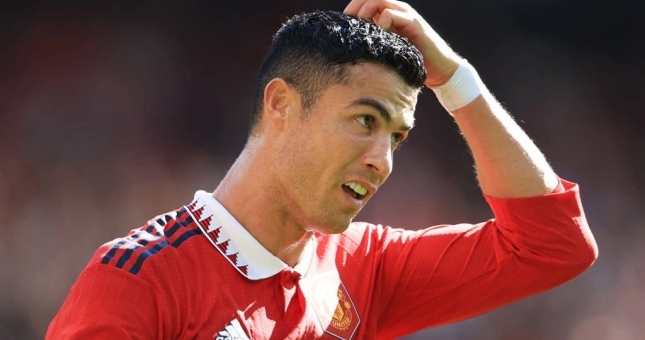 Hành xử thiếu chuyên nghiệp, Ronaldo khiến fan MU phẫn nộ