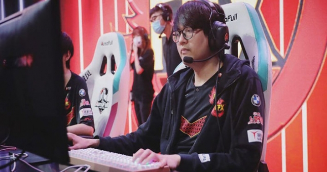 Gimgoon tiếp tục phá game, report SofM trong rank bất chấp việc anh chàng này không làm gì nên tội