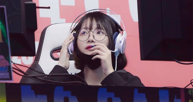 LMHT: Streamer JisooGirl bị T1 chấm dứt hợp đồng vì công khai cổ vũ cho đối thủ