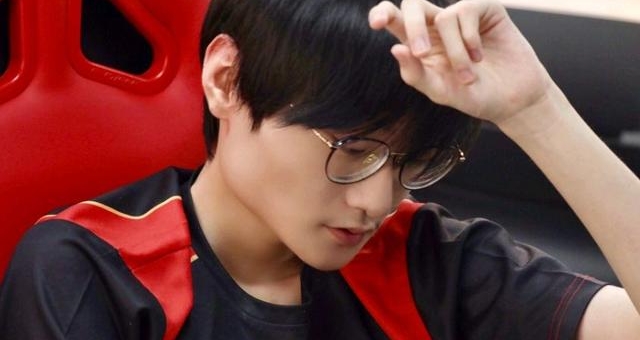 ĐỊA CHẤN: FPX thua 4 trận liên tiếp, bị loại ngay từ vòng bảng CKTG 2021