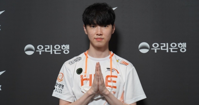 PSG bất ngờ sẩy chân tại vòng bảng, HLE lội ngược dòng ngoạn mục