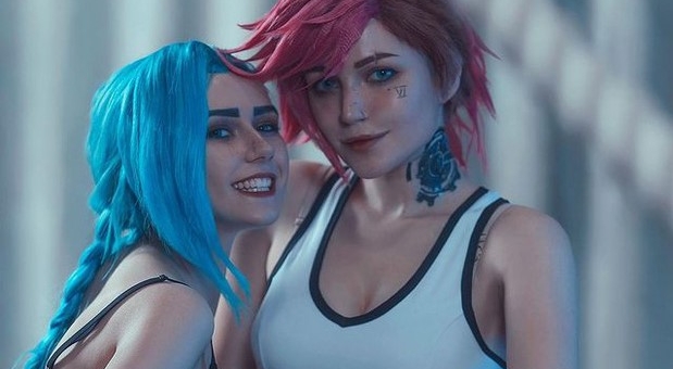 Ngắm màn cosplay Jinx và Vi từ những nữ coser người Nga xinh đẹp