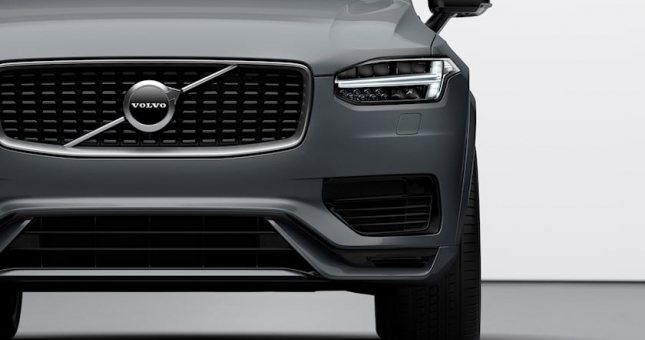 Hàng loạt 'ông lớn' trong ngành ô tô thế giới cấm vận hàng hoá tại Nga