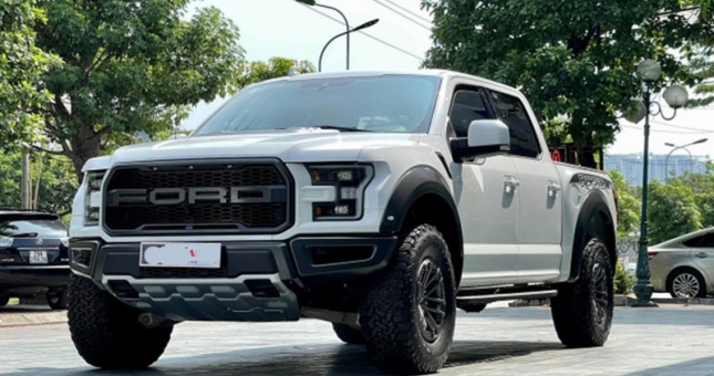 'Quái thú bán tải' Ford F-150 Raptor 2022 đầu tiên về Việt Nam