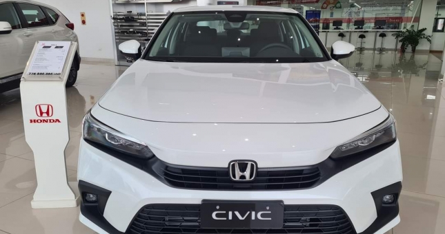 Honda Civic 2022 giảm giá đến 40 triệu đồng, quyết đấu Toyota Corolla Altis