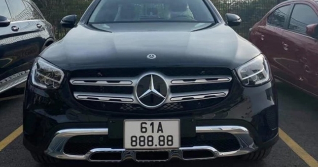 Mercedes-Benz GLC 200 biển ngũ quý 8, được rao bán với giá gần 8 tỷ đồng